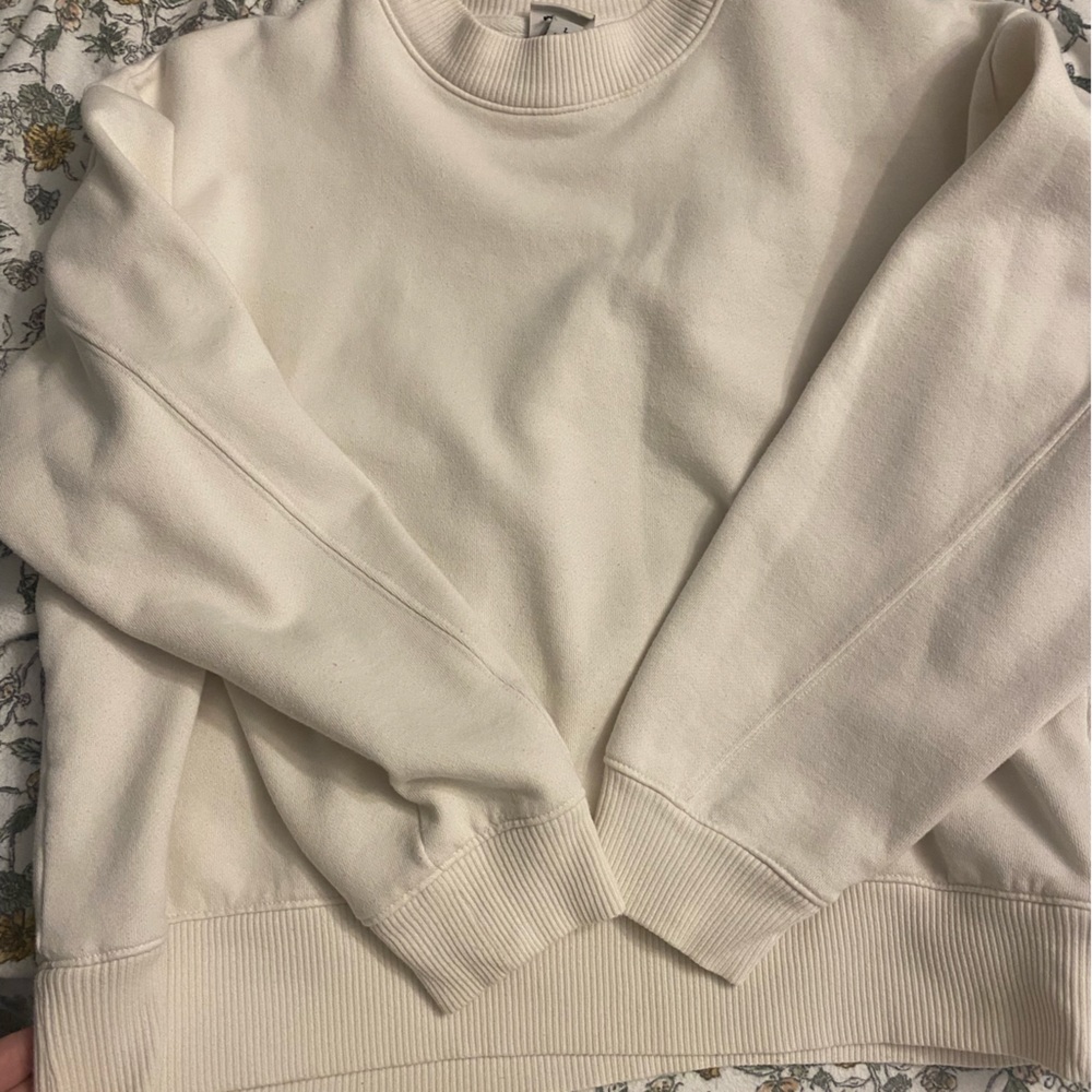Sweatshirt